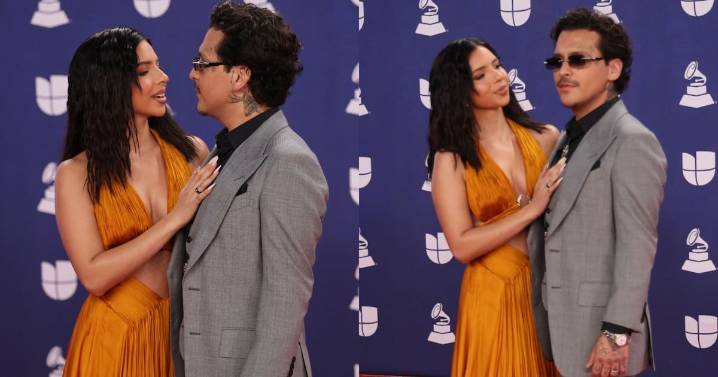 Christian Nodal evita beso de Ángela Aguilar en la alfombra roja de los Latin Grammy 2025 y causa miles de críticas
