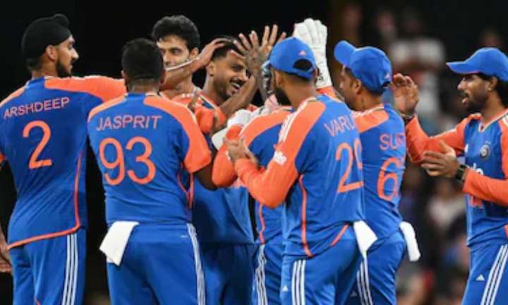 Bowlers give India 2-1 series lead against Australia in Gold Coast