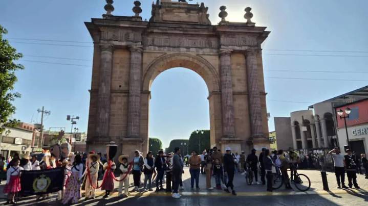 Historia, color y orgullo: León celebra el 115 aniversario de la Revolución Mexicana