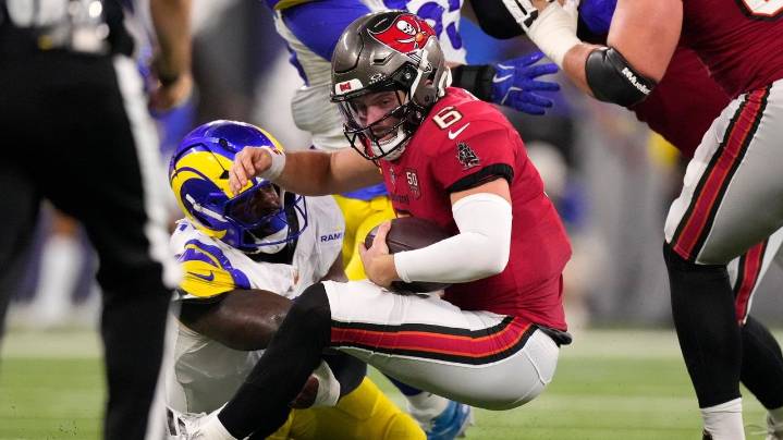 Buccaneers QB Baker Mayfield exits with left shoulder injury, replaced by Teddy Bridgewater vs. Rams