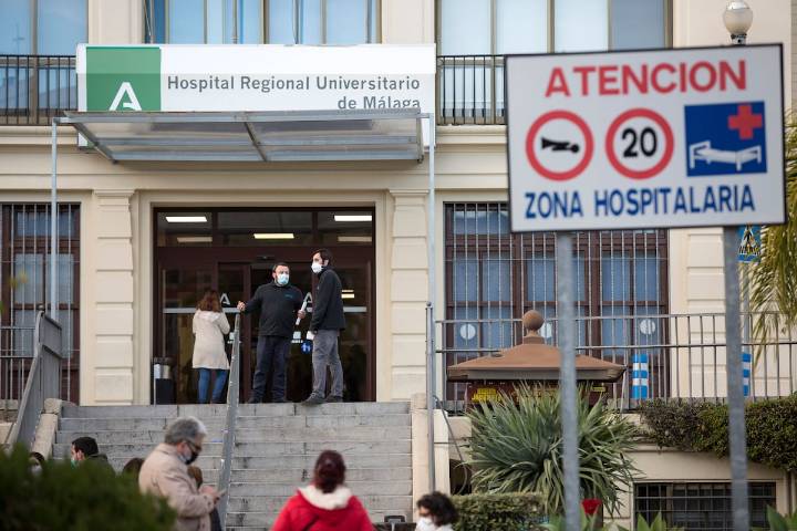 El Hospital Regional de Málaga tiene congeladas al menos 5.400 biopsias desde agosto