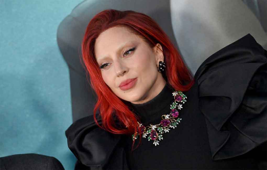 Lady Gaga prosigue gira parisina tras una noche mágica