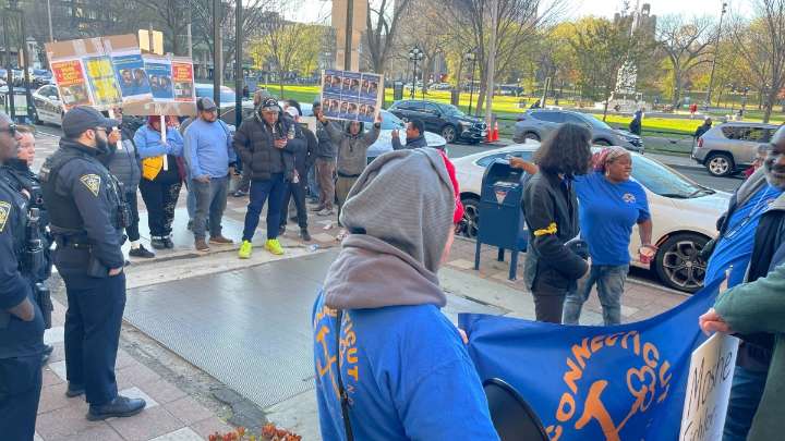 City reviewing dueling tenant union certifications at Sunset Ridge Apartments