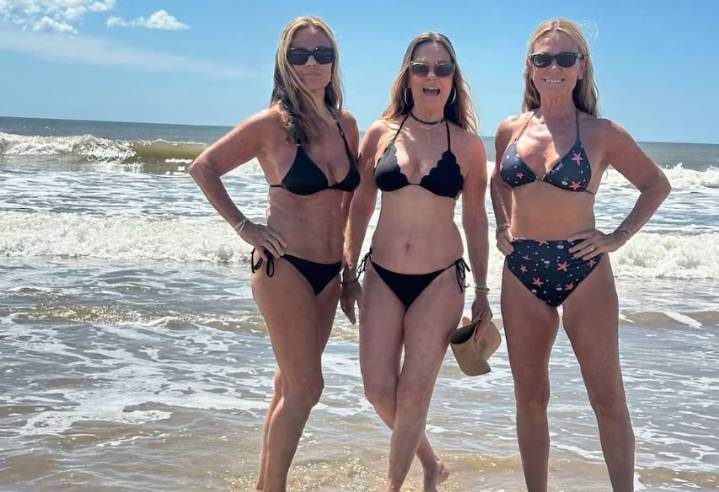 Las Trillizas de Oro se mostraron en bikini a sus 65 años en las playas de Uruguay: “Recargamos energía”