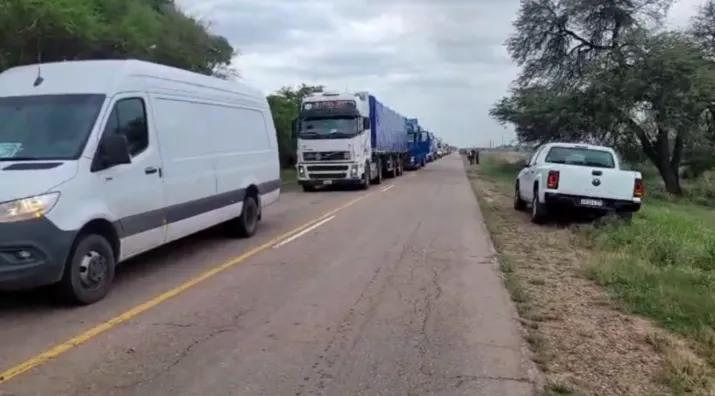 Piqueteros cortaron la Ruta Nacional 34 a la altura de General Ballivian