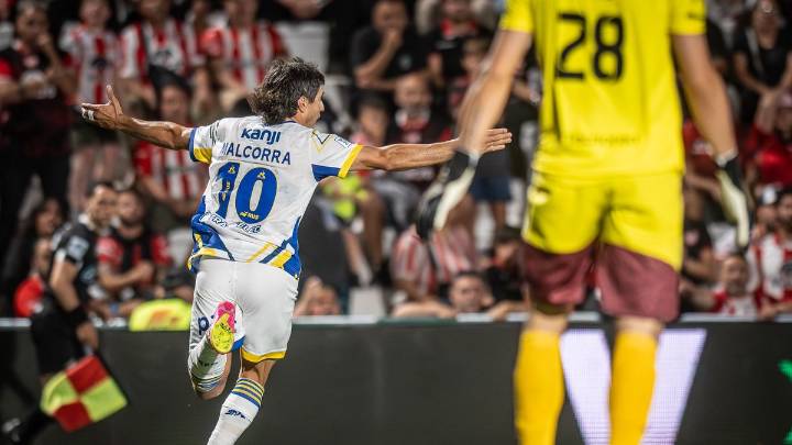 Rosario Central se impuso por 3-1 ante Instituto y destronó a Riestra de la cima de la Zona B