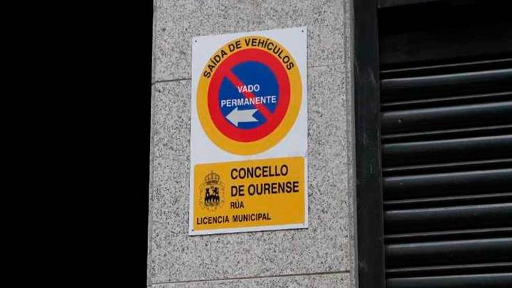 Ourense revisará la normativa de vados para facilitar el uso de garajes como plazas de aparcamiento