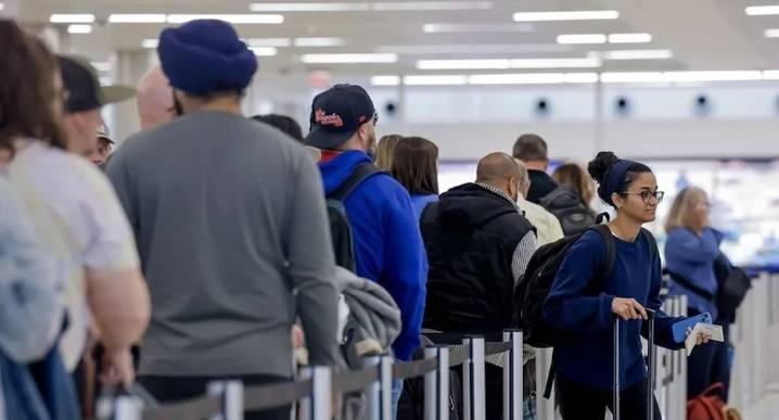 Estados Unidos supera por segundo día los mil vuelos cancelados por el cierre del Gobierno últimas