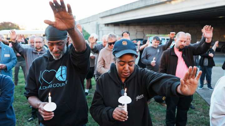 Teamsters union hosts vigil for UPS workers after tragic Louisville plane crash