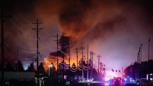 At least 3 dead, 11 injured in UPS plane crash in Kentucky