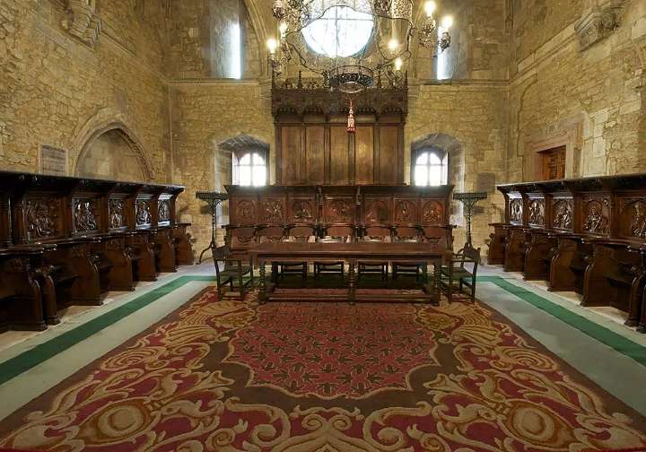 Una investigación arqueológica sobre la sala capitular de la Catedral de Oviedo reescribe su historia