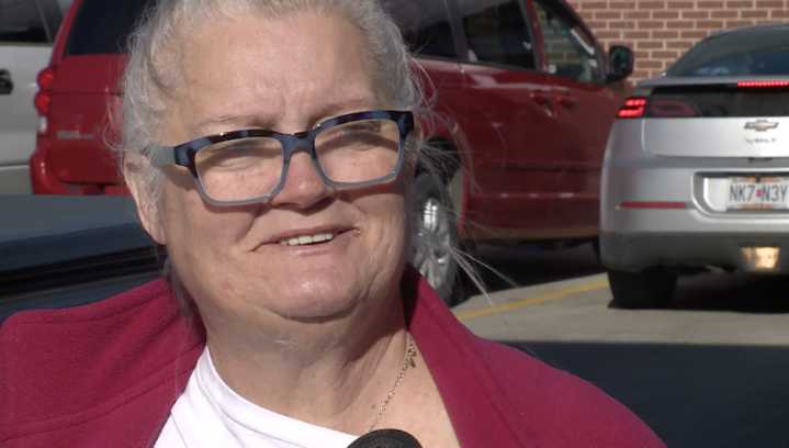 After surviving cancer, holiday traveler says she doesn't mind traffic