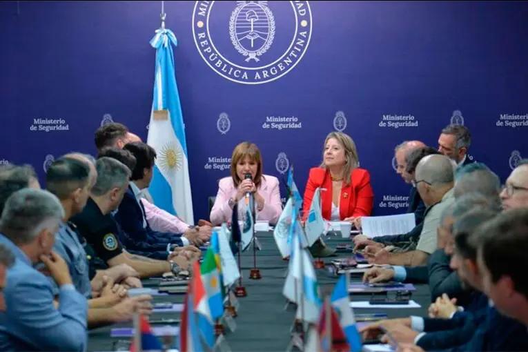 Bullrich presentó la Agencia Nacional de Migraciones: "descentralizada" y "federal"