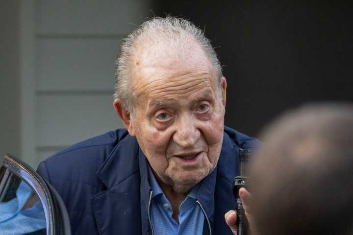 Tensión real en España: Rey emérito Juan Carlos I critica a su hijo, el Rey Felipe VI y afirma respetar al dictador Franco