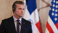 Demócratas acusan a Pete Hegseth de cometer crimen de guerra tras revelaciones del Washington Post
