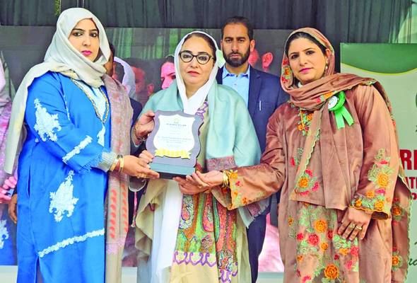 In age of artificial intelligence, teachers have bigger roles to play for boosting our young minds: Dr Darakhshan