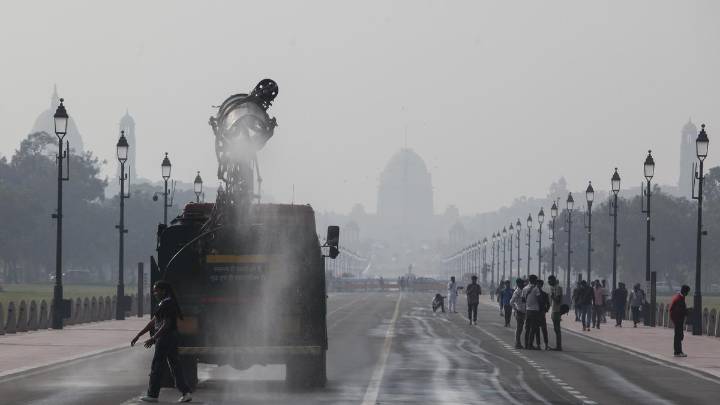 Delhi wakes up to ‘very poor’ air quality again
