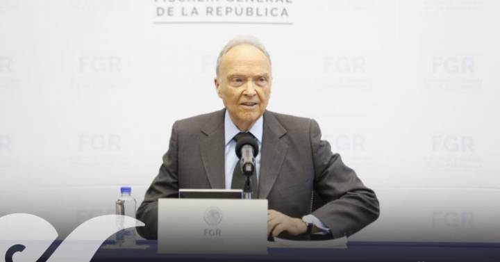 Gertz Manero presenta carta de renuncia como titular de la FGR