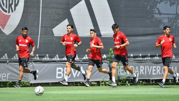 River evalúa una limpieza masiva: los 10 jugadores que podrían irse tras un 2025 para el olvido
