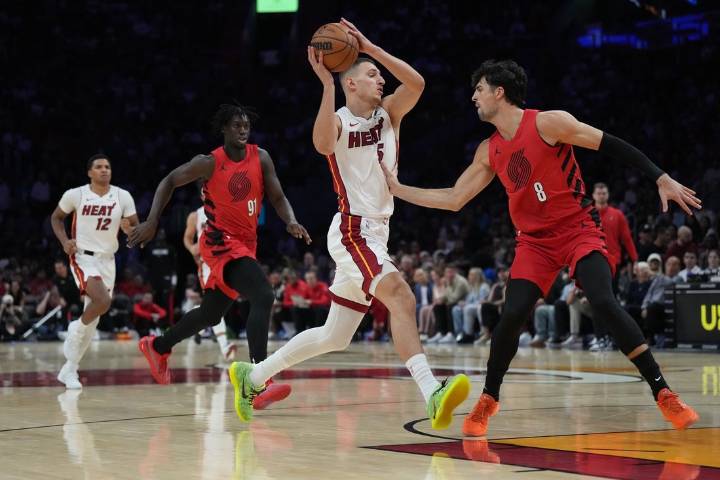 Deadspin | Nikola Jovic leads Heat bench to big day, late win over Blazers