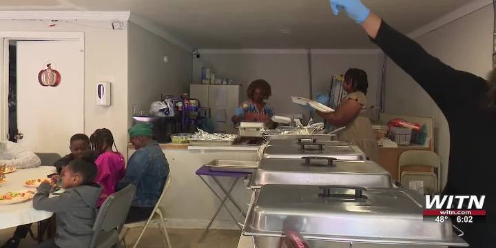Church provides free Thanksgiving dinner