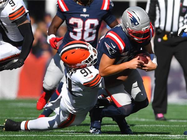 Browns, Wright agree to 3-year, $33 million contract extension