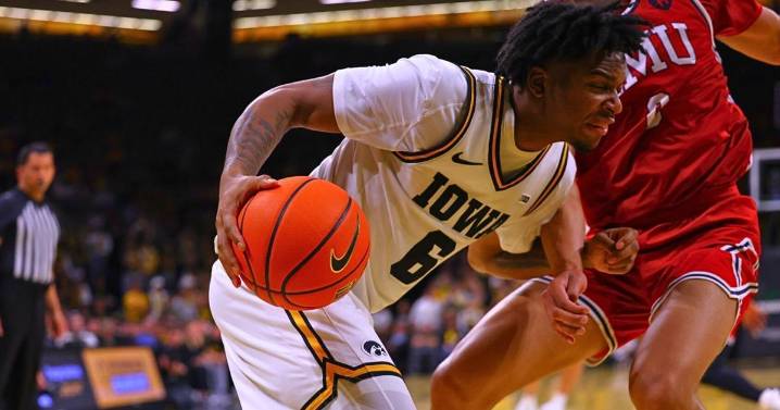 Recap: Iowa downs Chicago State, sets up battle of unbeatens against Ole Miss next week