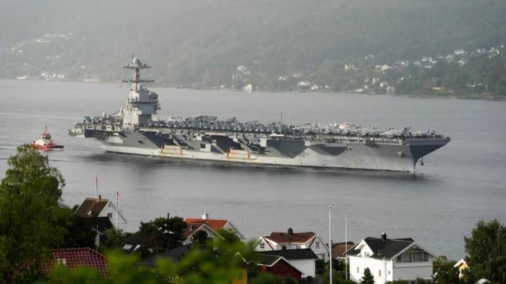 US aircraft carrier nears Venezuela in flex of American military power