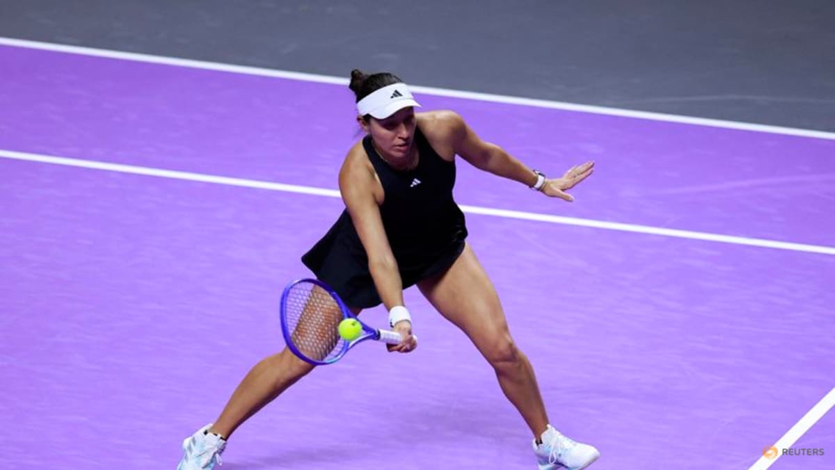 Pegula swats aside Paolini at WTA Finals to close in on semis