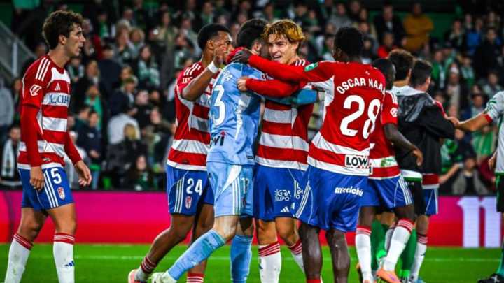 El Granada iguala un 0-2 e impide al Racing ser líder en solitario