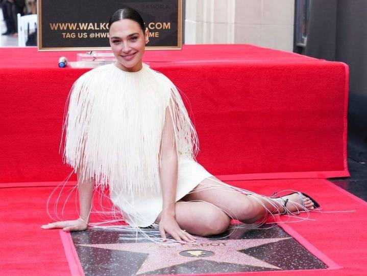 Gal Gadot win’s Israel’s Genesis Prize for her wartime support