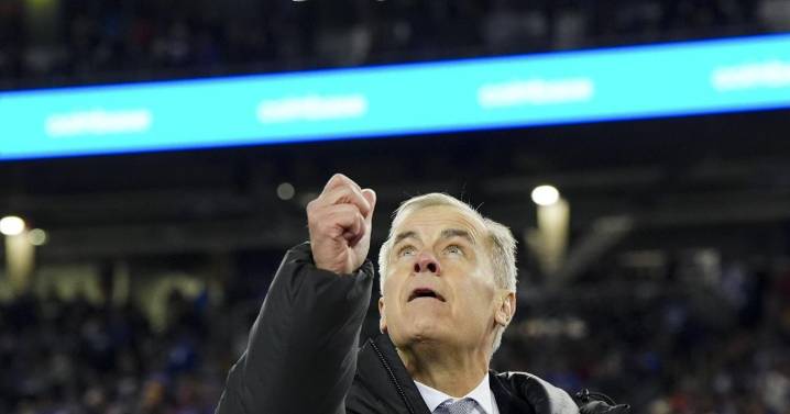 Prime Minister Mark Carney met with cheers and boos at 112th Grey Cup game