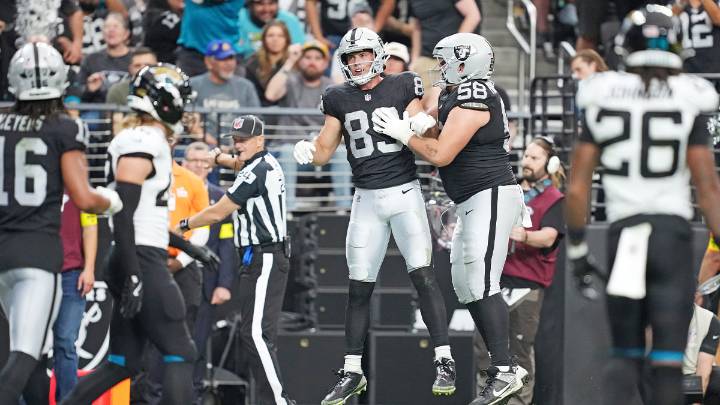 Raiders’ Brock Bowers hits unreal hat trick with OT score vs. Jaguars