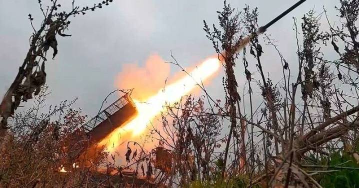 Ukraine city besieged as president faces graft scandal