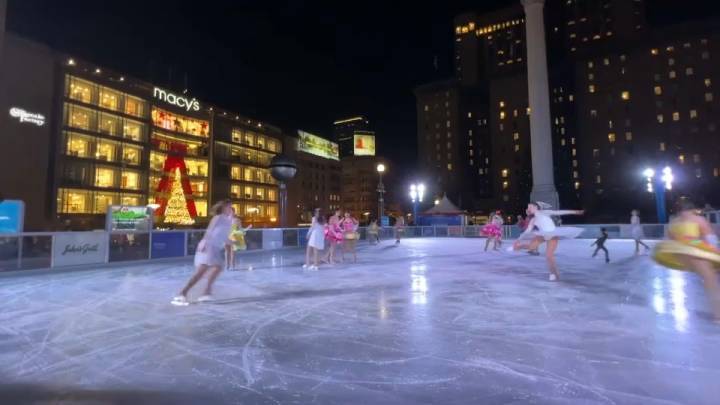Abre pista de patinaje sobre hielo Union Square San Francisco