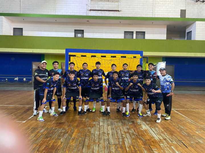 Real Ezequiel FC sub-17 llegó hasta la instancia final del torneo de futsal en la feria de la sapoara