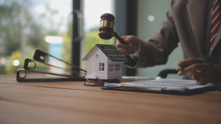 Aprueban ley en Florida que restringe la compra de viviendas a extranjeros de siete países: estos son los latinoamericanos afectados