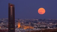 Dónde y a qué hora ver la 'Luna del castor': La superluna estará a unos 356.400 kilómetros de la Tierra