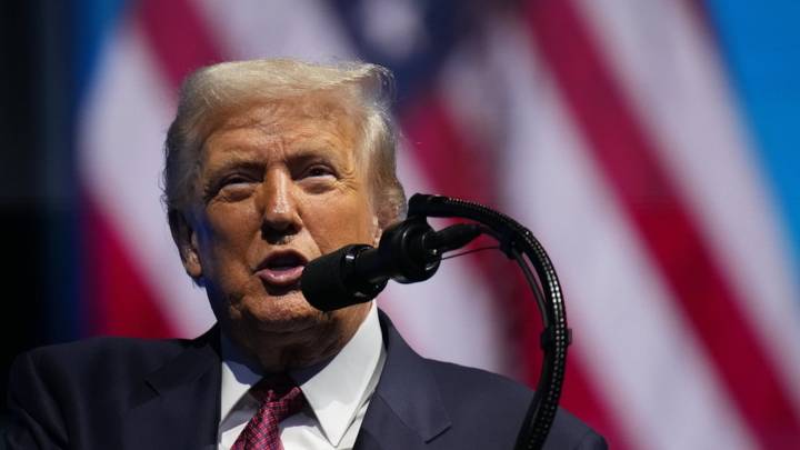 Donald Trump celebra la dimisión del director general de la BBC por manipular su discurso “perfecto” ante el Capitolio