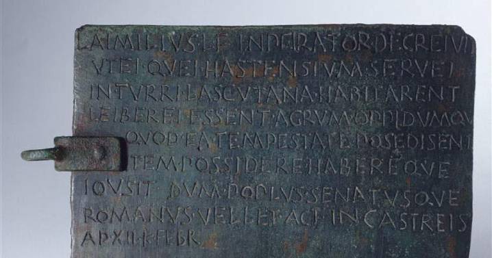 De Cádiz al Louvre: el valioso 'manuscrito' que acabó en París y un pueblo gaditano quiere recuperar