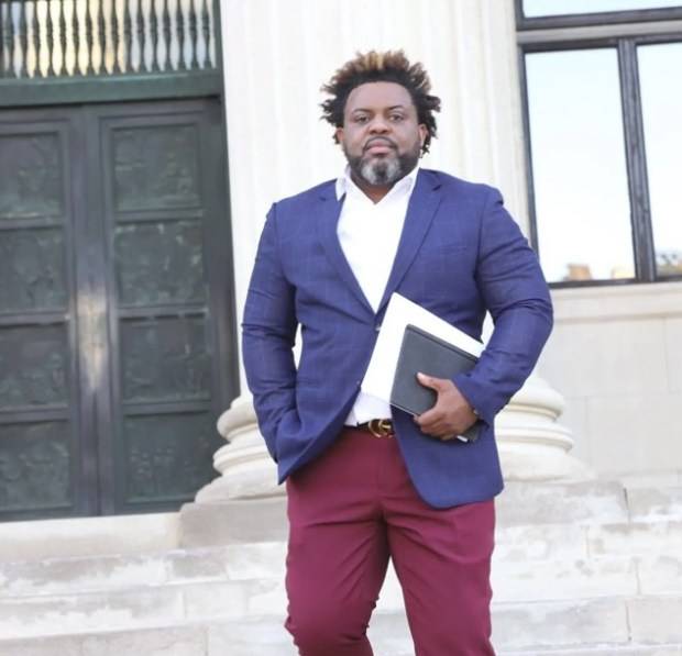 Lucas: Cracks showing in Healey administration