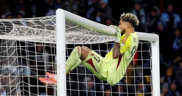 Goalkeeper Dayne St. Clair scores winner in PK shootout as Minnesota United eliminates Sounders