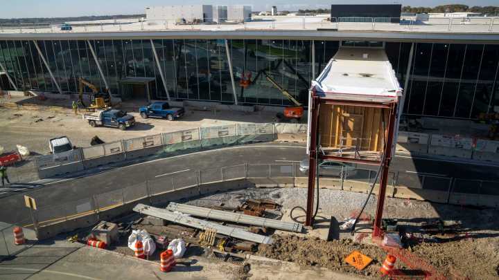 Des Moines airport terminal construction ahead of schedule