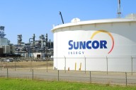 Suncor beats quarterly profit estimates as higher production offsets lower prices