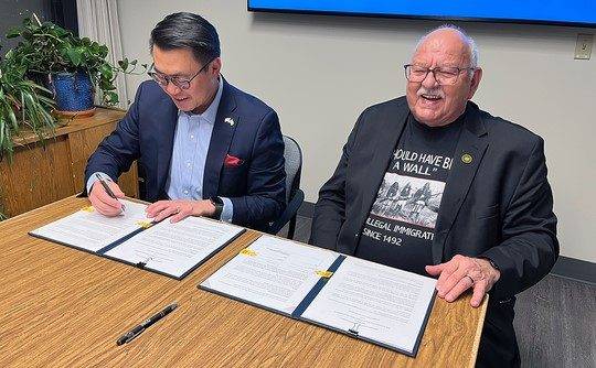 Jamestown S’Klallam Tribe, State Commerce Department Strengthen Partnership with New MOU