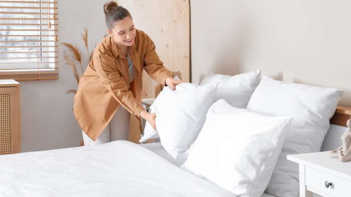 What Are Down Alternative Pillows? (And The Benefits And Drawbacks You Should Know Before Buying)