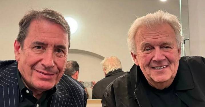 Squeeze star dies as Jools Holland pays emotional tribute to 'dear friend'