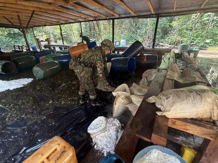 Ejército Nacional ubica y destruye laboratorio para el procesamiento de pasta base de coca en Miraflores, Guaviare