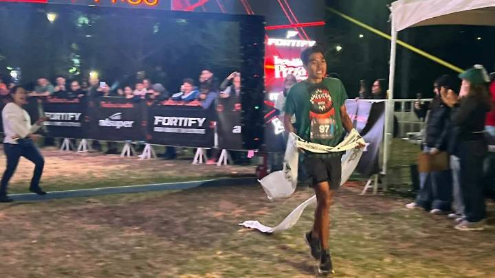 Triunfo rarámuri en el 21K Tres Presas: Domina Antonio Ramírez