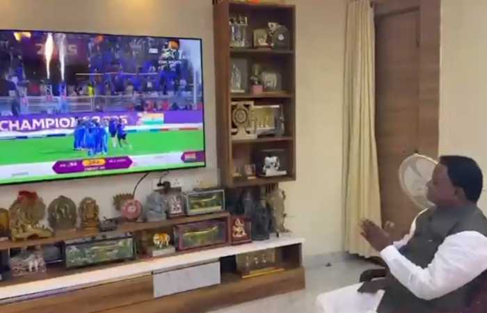 Odisha CM Applauds World Champion Indian Women’s Cricket Team